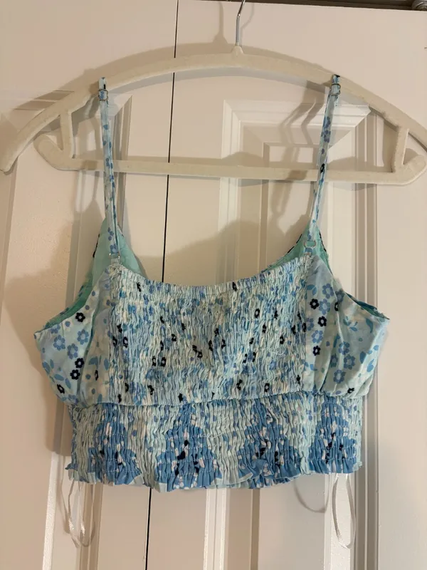 Cropped Blue Patterned Top - Image 2