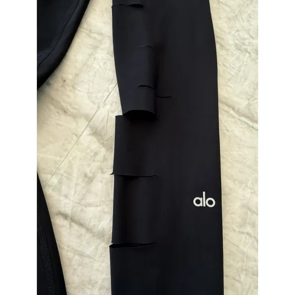 ALO YOGA High Rise Ripped‎ Warrior Leggings Women's xS Black Full Length - Image 3
