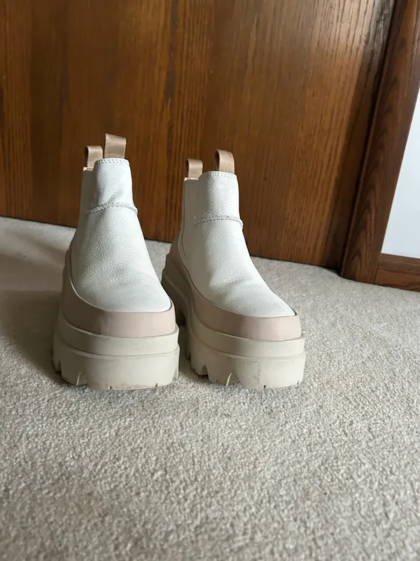 UGG Boots - Image 2
