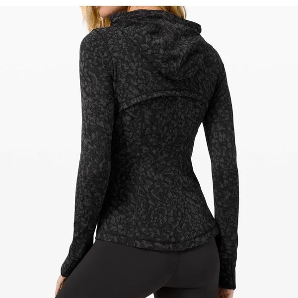 Lululemon Hooded Define Jacket Nulu - Size 6 - Image 2