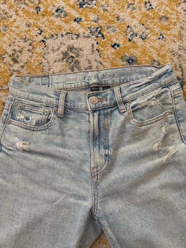 American Eagle Distressed Jeans - Image 3