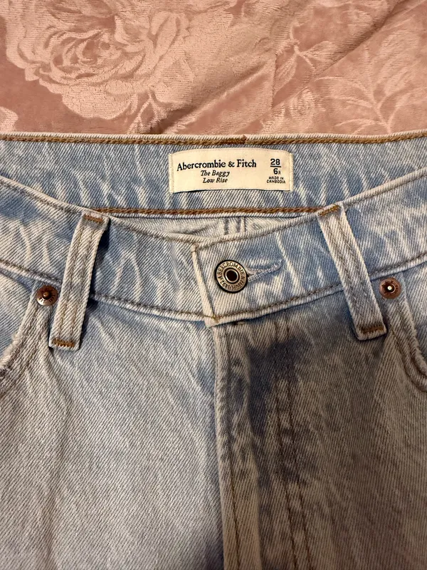 Abercrombie Jeans - Image 2