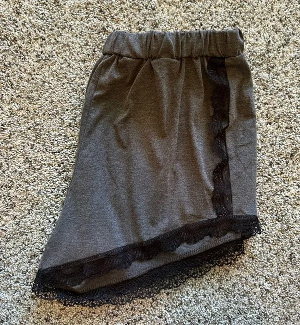 Women’s sleep shorts Size XL - Image 3