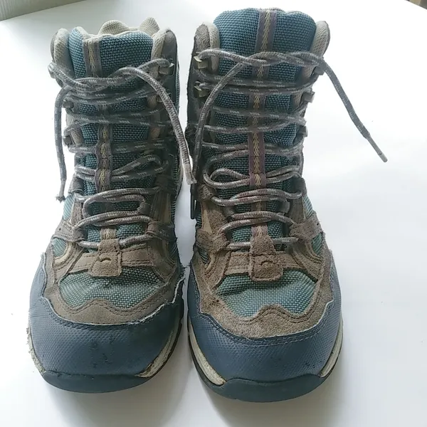 L.L. Bean 8 Wide Womens Hiking Boots Teal & Gray - Gorpcore - Image 12