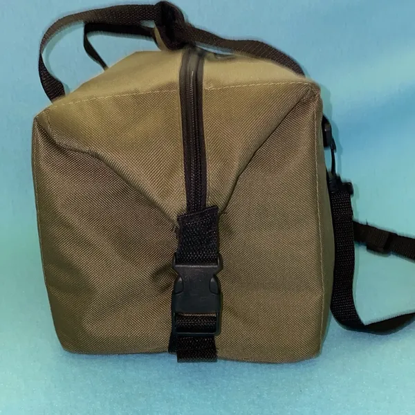 MACY’S insulated tote lunch bag olive green adjustable removable shoulder strap - Image 4