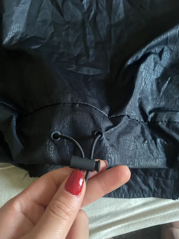Gymshark Cropped Windbreaker - Image 4
