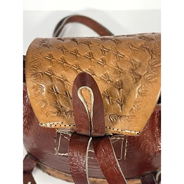 Vintage Women’s Brown/Tan Tooled Leather Backpack Bucket Bag, El Salvador - Image 5
