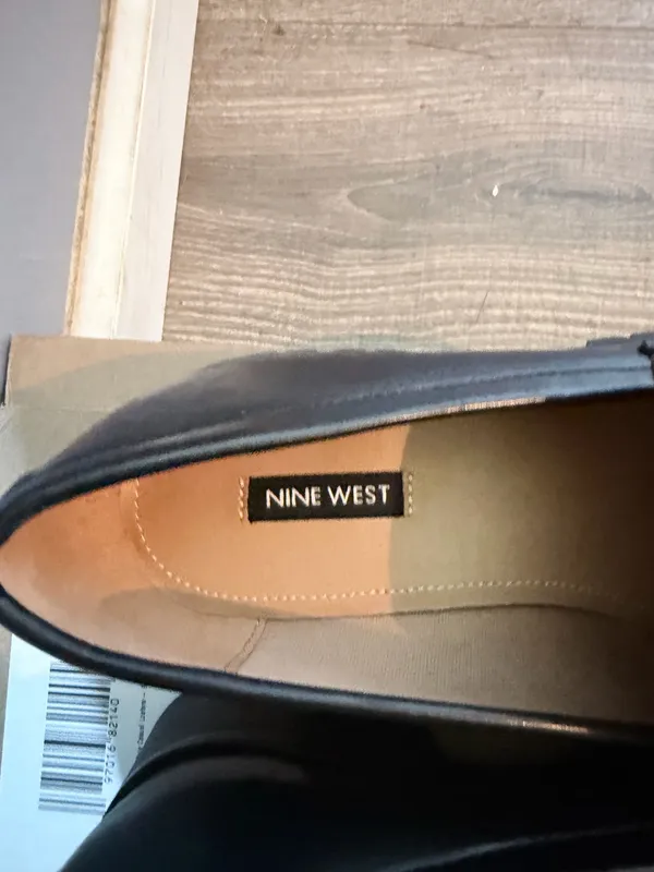 Woman’s Nine West gables round toe. Lug heel. Casual loafers size:10.5 - Image 3