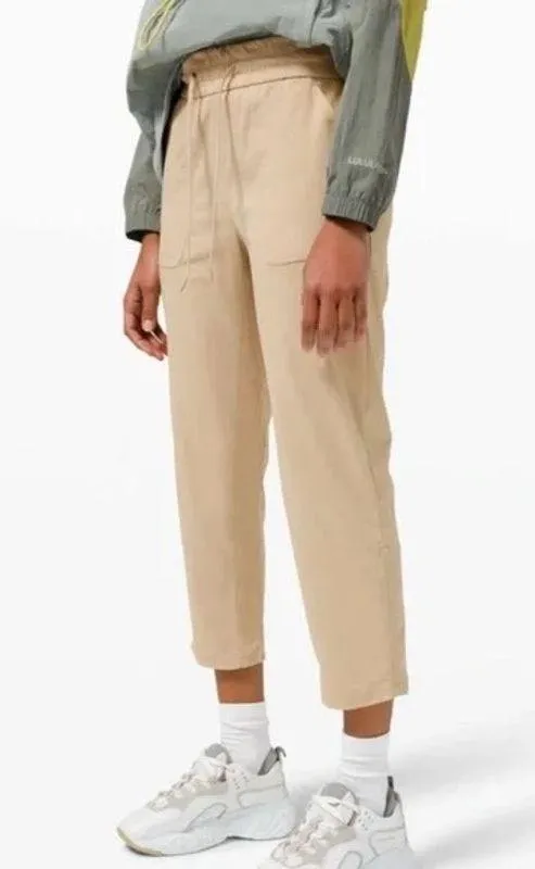 Lululemon Beyond the Studio Crop Trench (First Release) size 4 - Image 7