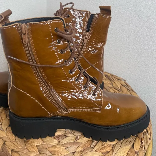 Anthropologie Boot Lace up Moto Patent Camel Brown Leather Ankle Boots - Image 6