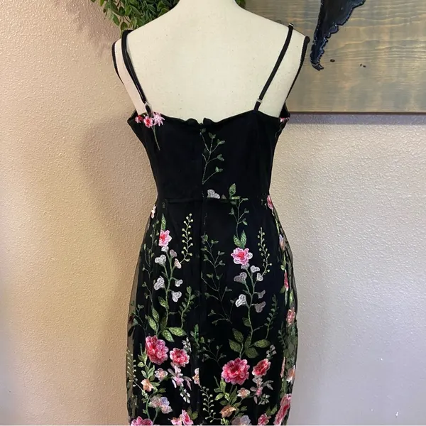 NWOT Lulus Blooming For Love Black Floral Embroidered Midi Dress - Image 9