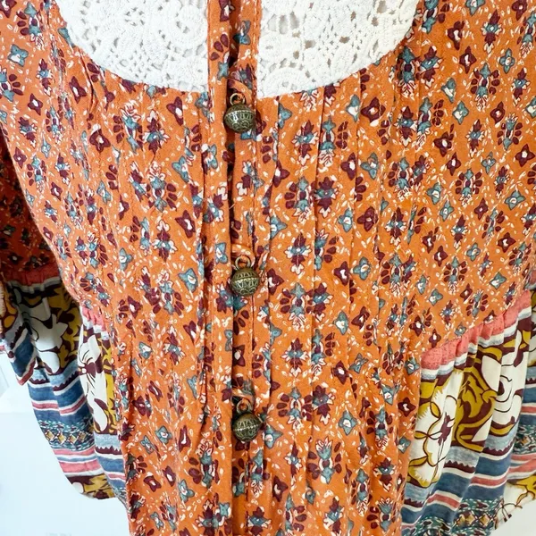 Anthropologie Floral Top Sz 6 Button Front Bell Sleeve Boho Indie‎ Festival - Image 4