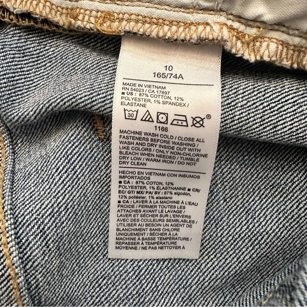 Old Navy Relaxed Fit Women’s Jeans in Blue - Image 8