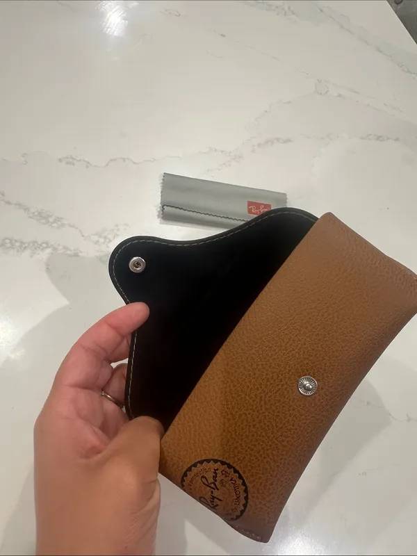 Ray-Ban CASE EMPTY! New with wipe‎ - Image 2