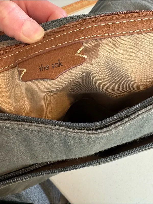 The Sak Ventura Convertible Leather‎ Backpack in distressed gray - Image 4