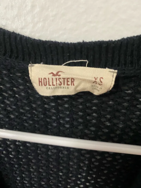 Hollister navy cardigan - Image 3