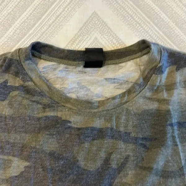 Strut This Women’s Faded Camouflage Short-sleeve T-Shirt (One Size) - Image 2