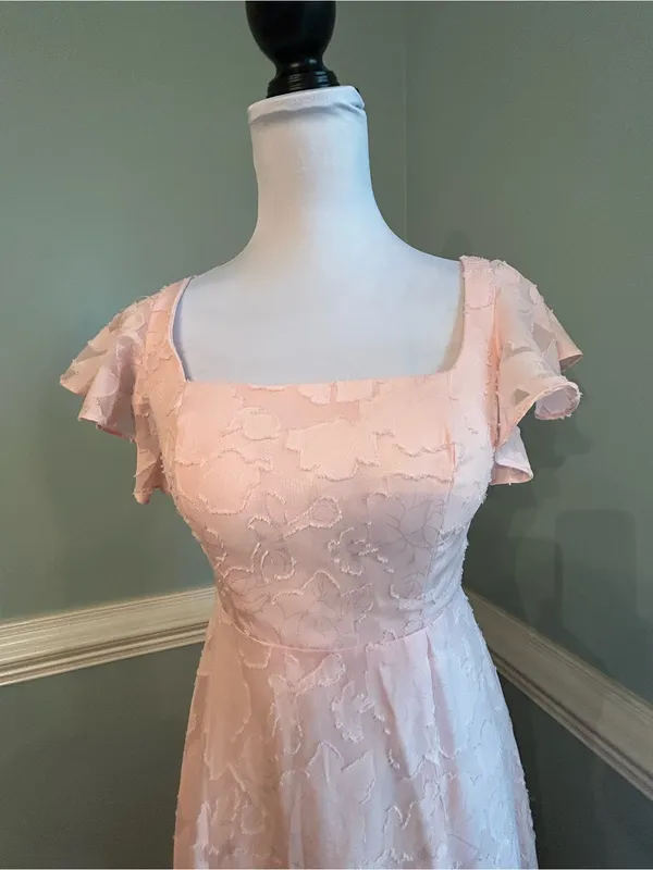 Elegant Pink Lace Maxi Dress with Flutter Sleeves - Image 3