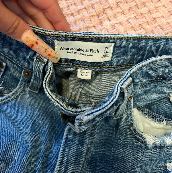 Abercrombie Jeans - Image 3