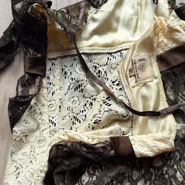 PAIGE Brown Lace Tank Top with Cream Accents - Image 8