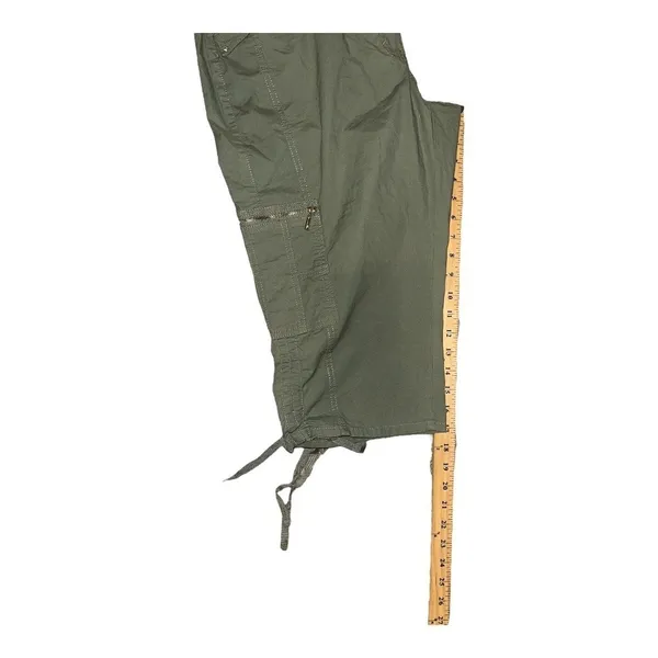 White House Black Market Olive Green Cargo‎ Capri, Size 14 - Image 6
