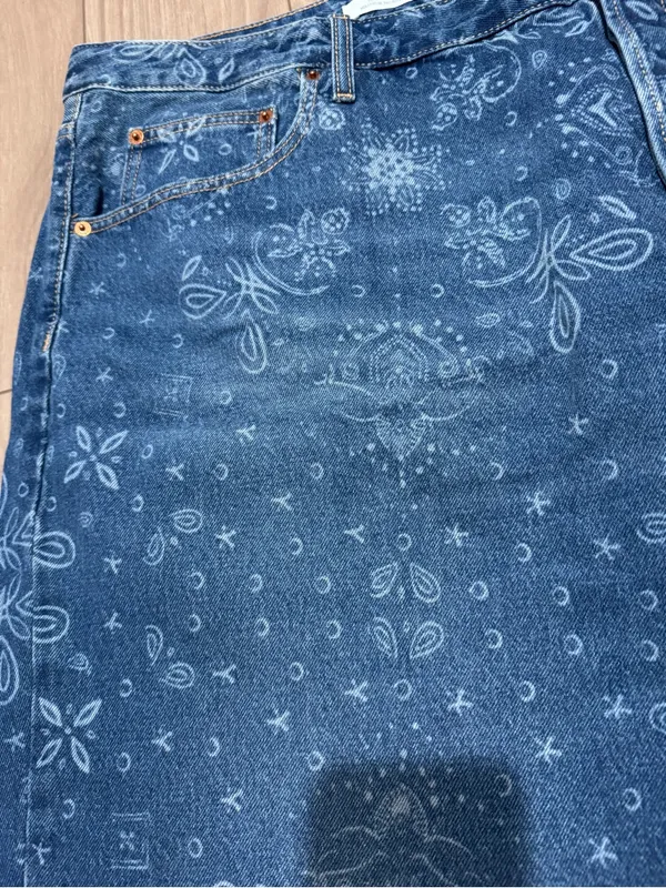 Universal Threads Baggy Jeans- size 22 - Image 3