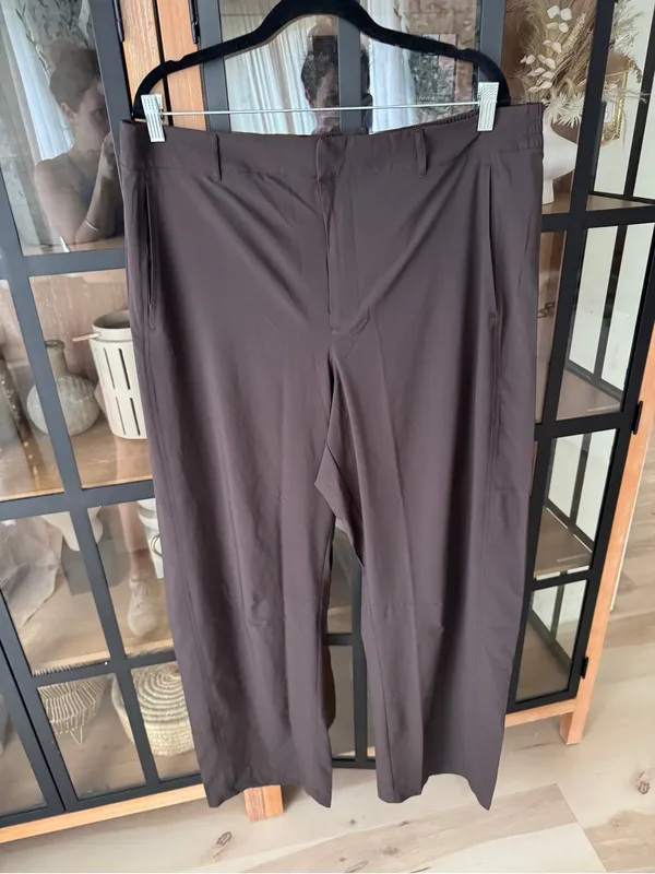 NWT GapFit Tech High Rise Barrel Trousers pants terra brown performance eco - Image 2