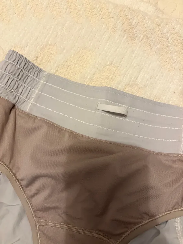 White Lululemon Hotty Hot 2.5" Low-Rise Shorts - Image 3