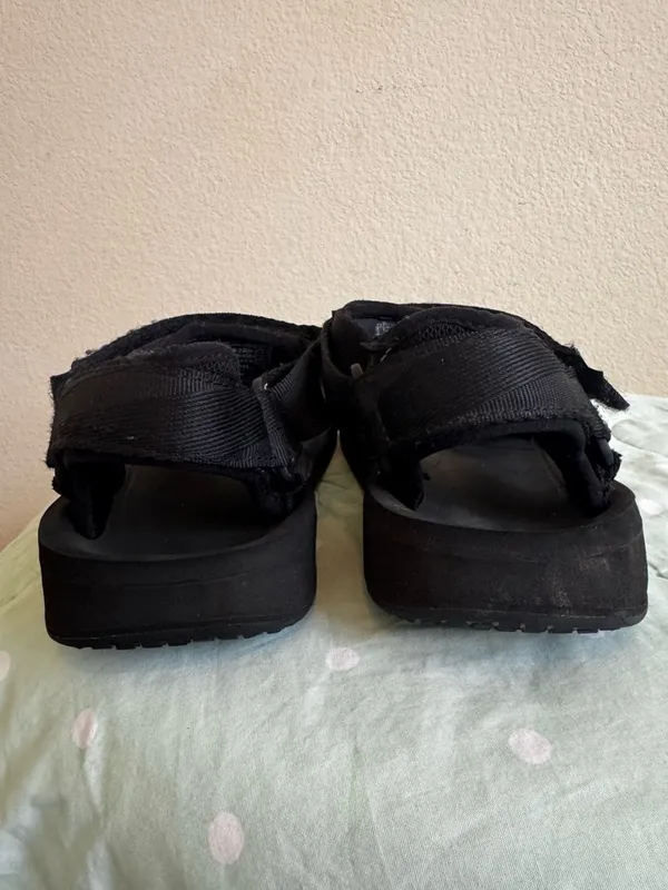 Teva Black Strap Sandals Womens size 8 - Image 4
