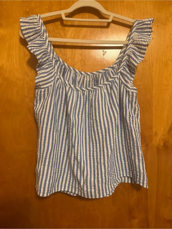 Vineyard Vines Blue and White Striped Ruffled Shoulder Tank Top sz M - Image 3