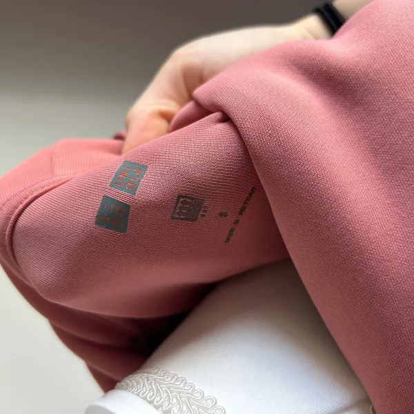 Uniqlo Pink Neoprene Bubble Sweatshirt Hoodie Size Small - Image 4