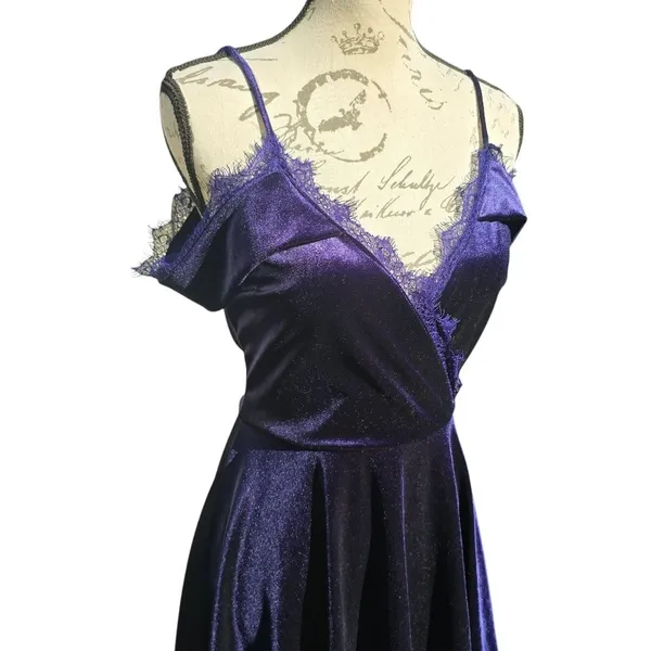 Lulus -793 Navy Cold Shoulder Surplice V-Neck Lace Velvet Mini Dress‎ Size M - Image 3