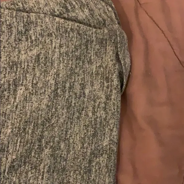 Super soft grey marled cute top a pea in the pod - Image 4