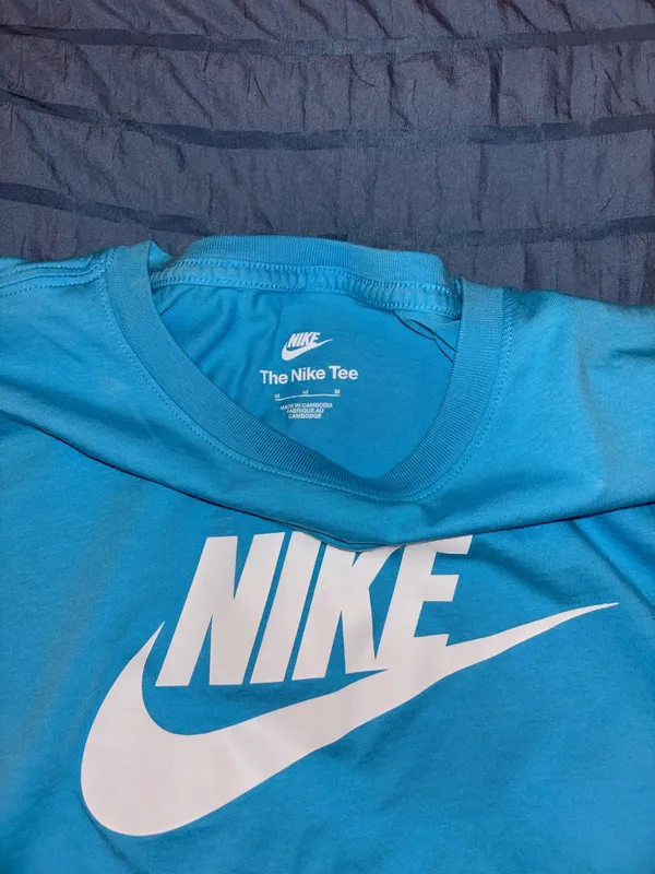 Nike Tee Shirt Women’s - Image 2