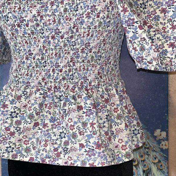 Size M Floral Cropped Blouse - Image 3