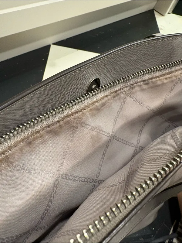 Michael Kors Ciara Large East West‎ Top Zip Saffiano Leather Tote Bag in Grey - Image 11