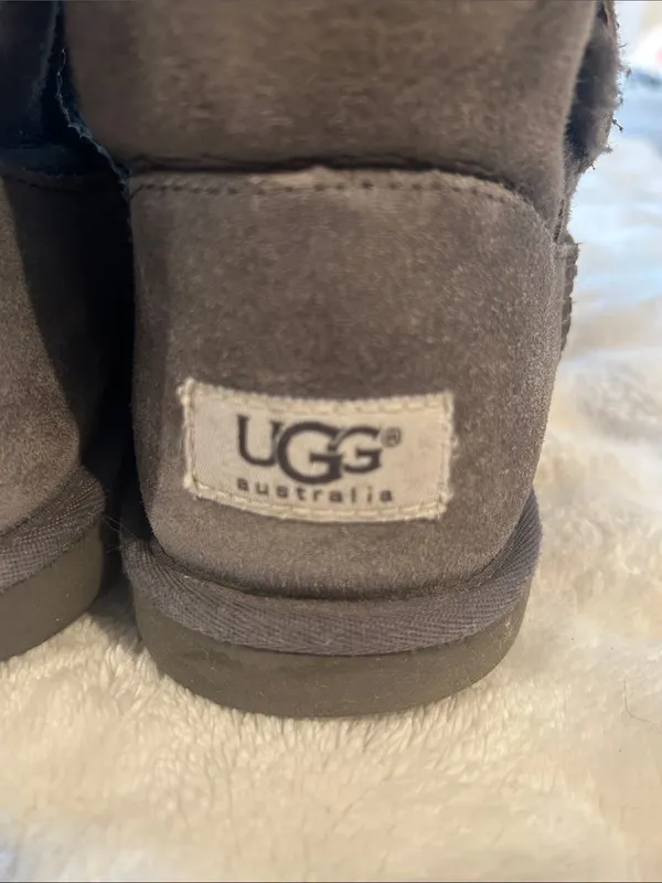 UGG Charcoal Suede Shearling Button Boot Gray Size 6 - Image 5