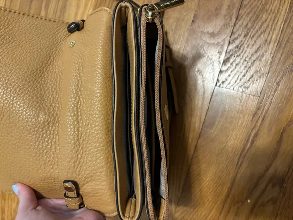 Michael Kors Purse Crossbody - Image 3