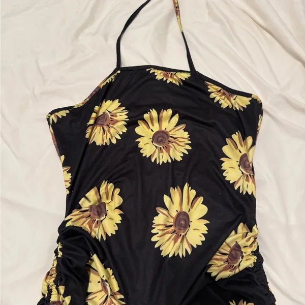 ROMWE Black Dress with Sunflower Design - Image 2