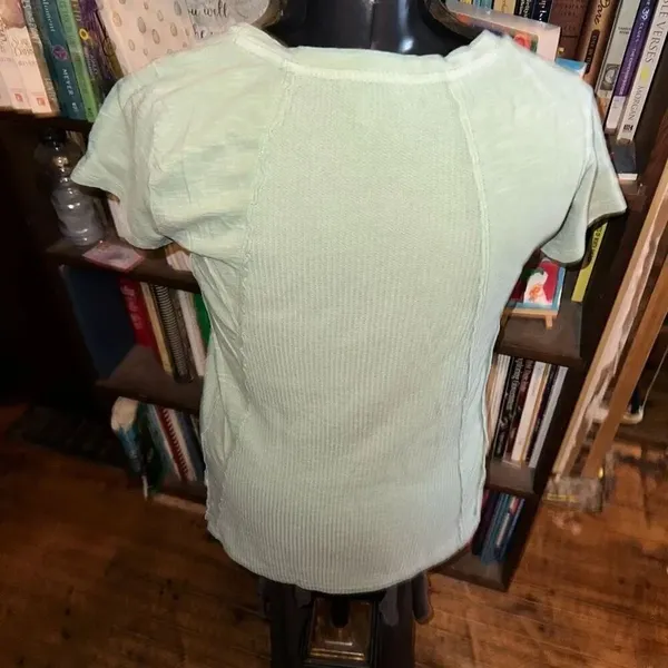 Sundance waffle pale green normcore knit S short sleeve top - Image 2