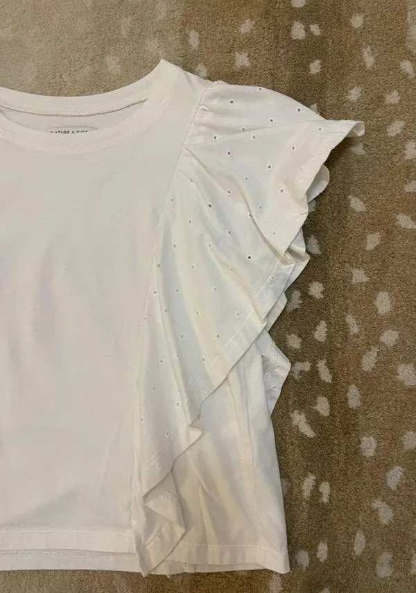 Madewell Hem & Thread White Holepunch Mix Flutter Top women’s size medium - Image 3