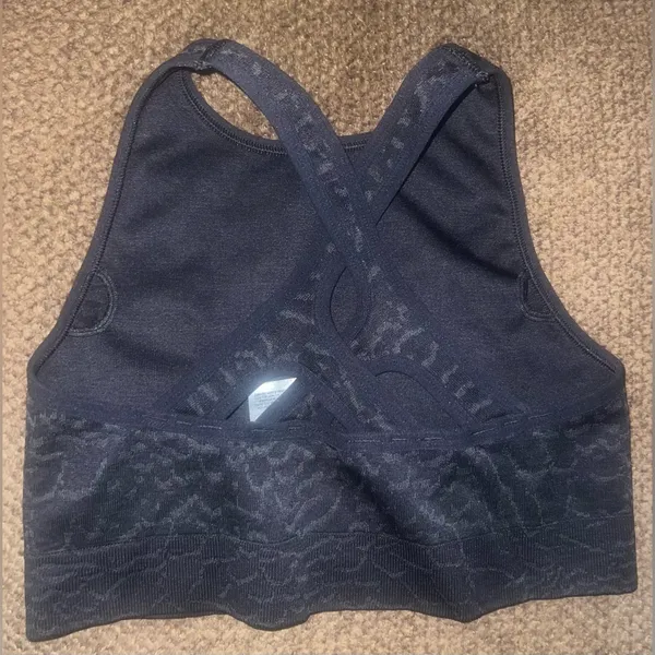 Gymshark Adapt animal print seamless sports bra size medium - Image 4