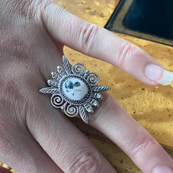 White Buffalo Turquoise Sterling Silver Feather Ring Size 7 Black - Image 4