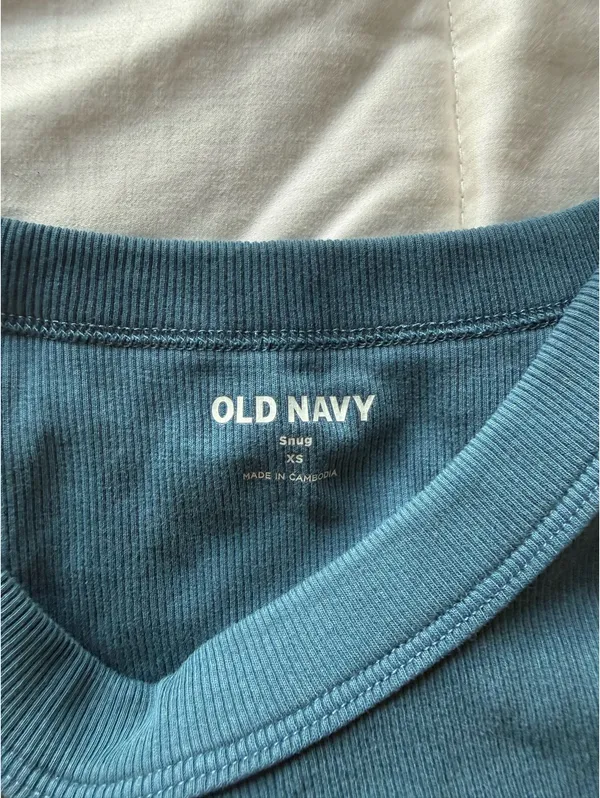 Old Navy Blue Tank - Image 3