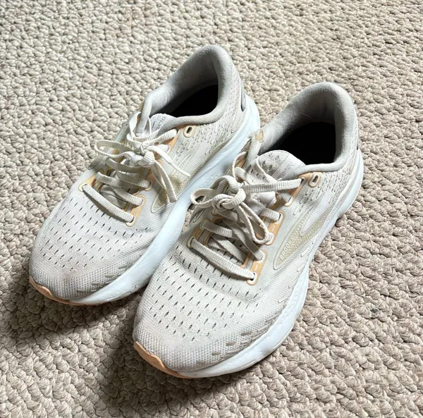 White Brooks 20 Glycerin Running Shoe - Image 2