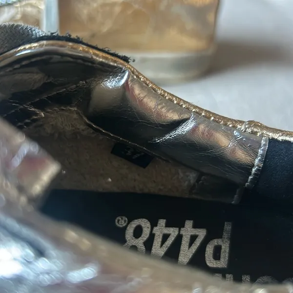 P448 Gold Silver Metallic Sneakers Size 37 - Image 8