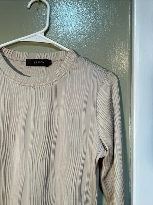 Zesica Women's Size Small Long Sleeve Top Crewneck Beige Ribbed Textured Stretch - Image 7
