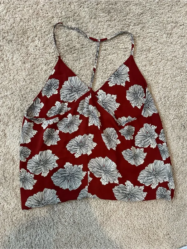 Women's Red Floral V-Neck Tank Top - Image 2