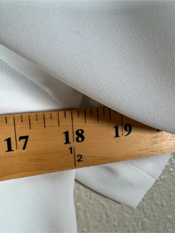 Babaton White Cropped V Neck Blouse Womens S Casual Basic Capsule Top Damaged - Image 4