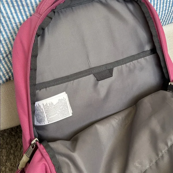 The North Face pivoter Fuchsia Backpack - Image 4
